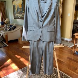 Ann Taylor Suit in great condition. Hardly worn.